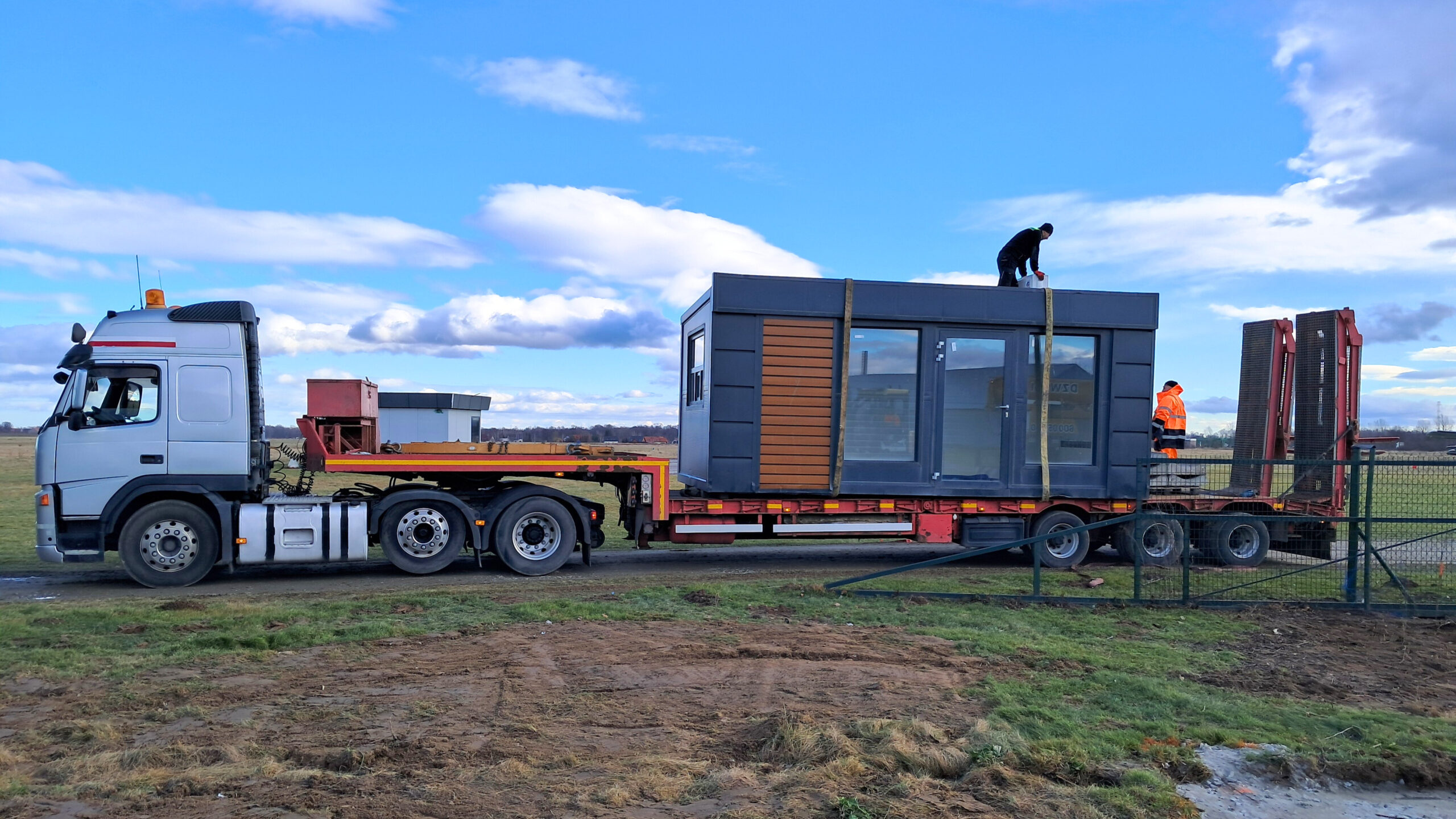 początki tir kontener biuro